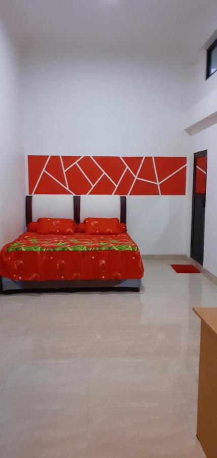 Almira Homestay Jambi Kültér fotó