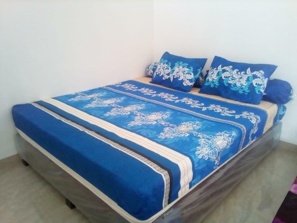 Almira Homestay Jambi Kültér fotó