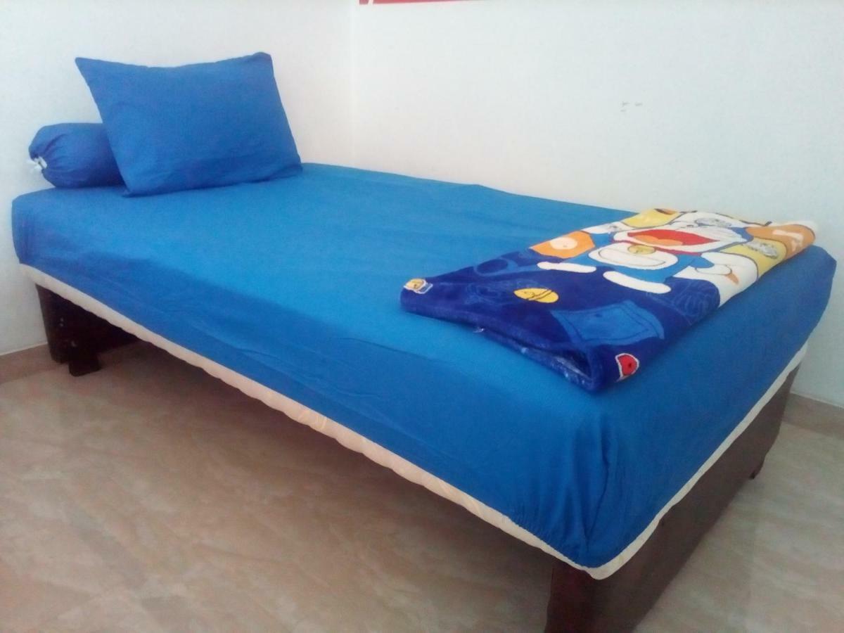 Almira Homestay Jambi Kültér fotó