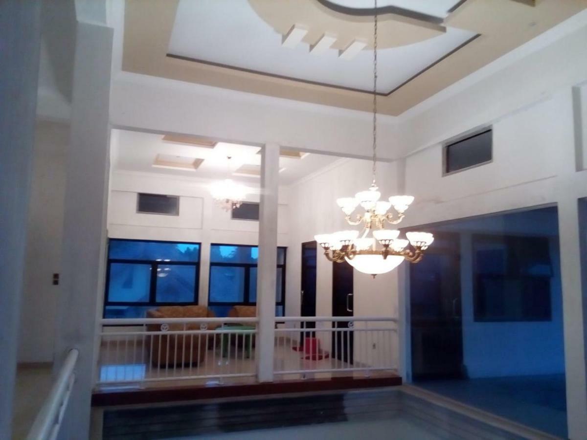 Almira Homestay Jambi Kültér fotó