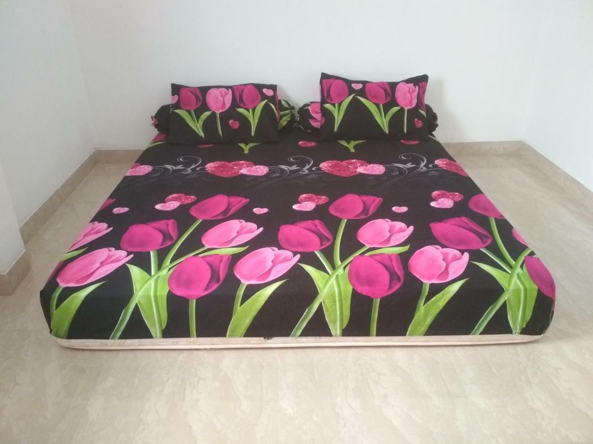 Almira Homestay Jambi Kültér fotó